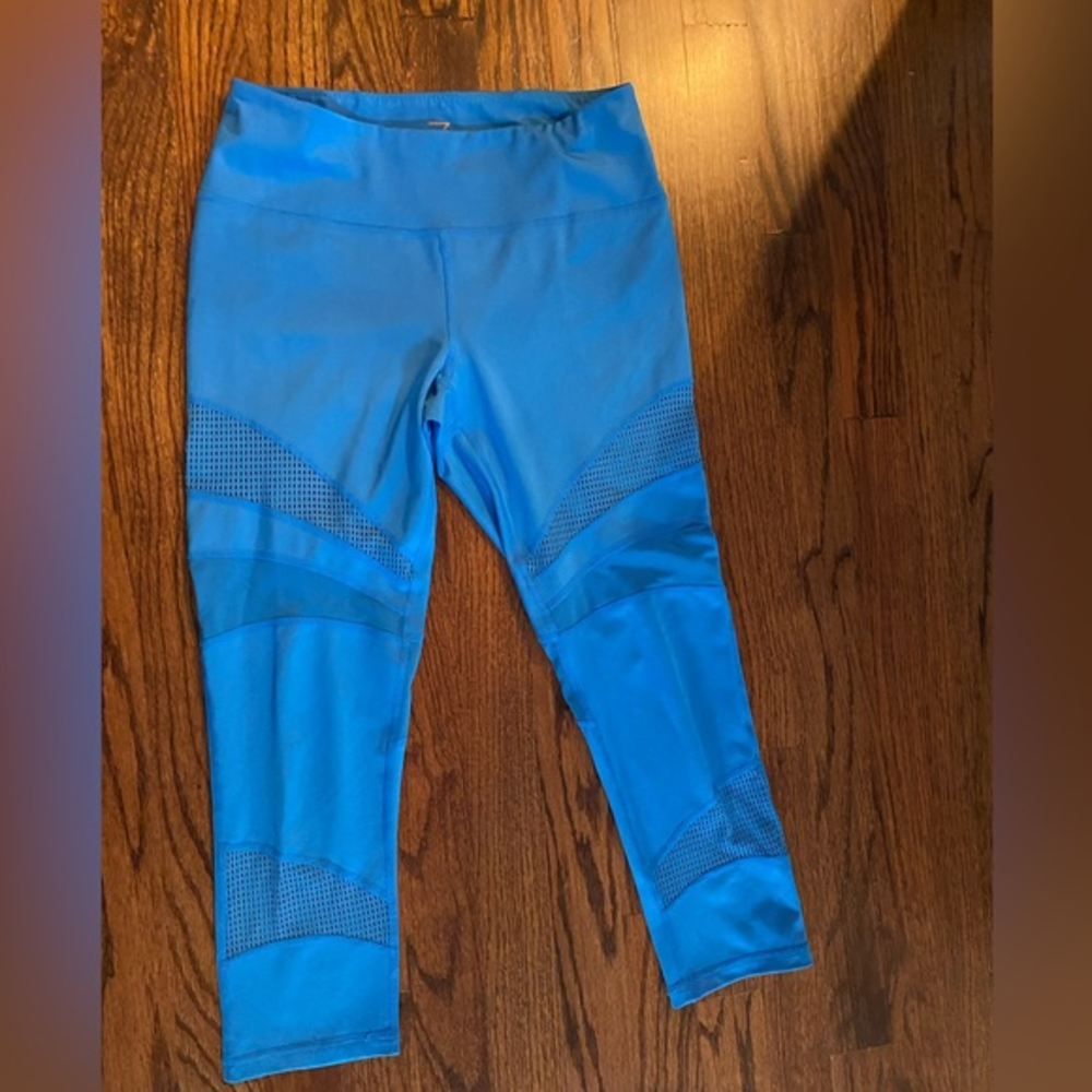 Blue Zella Cropped Leggings Size‎ Small